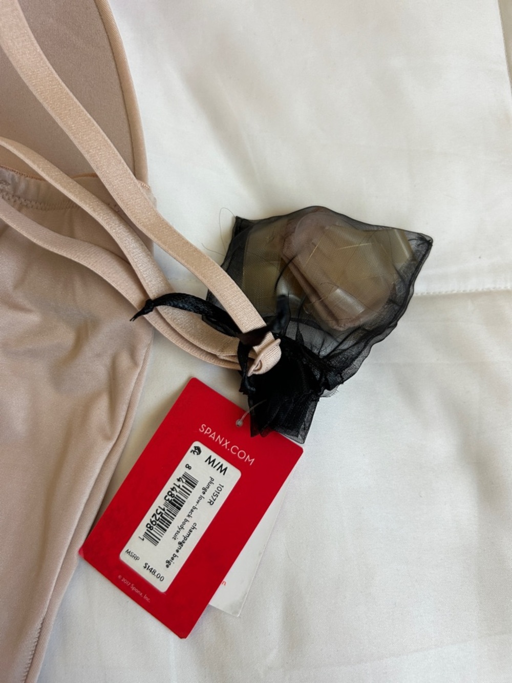 NWT Spanx. Plunge low back mid thigh bodysuit. Size medium - Picture 4 of 7